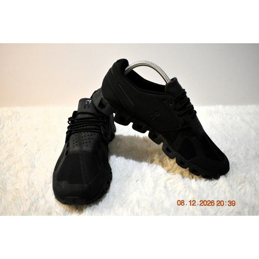 On Cloud 5 Black Light Weight Athletic Walking Running Shoes - Women's Size 9